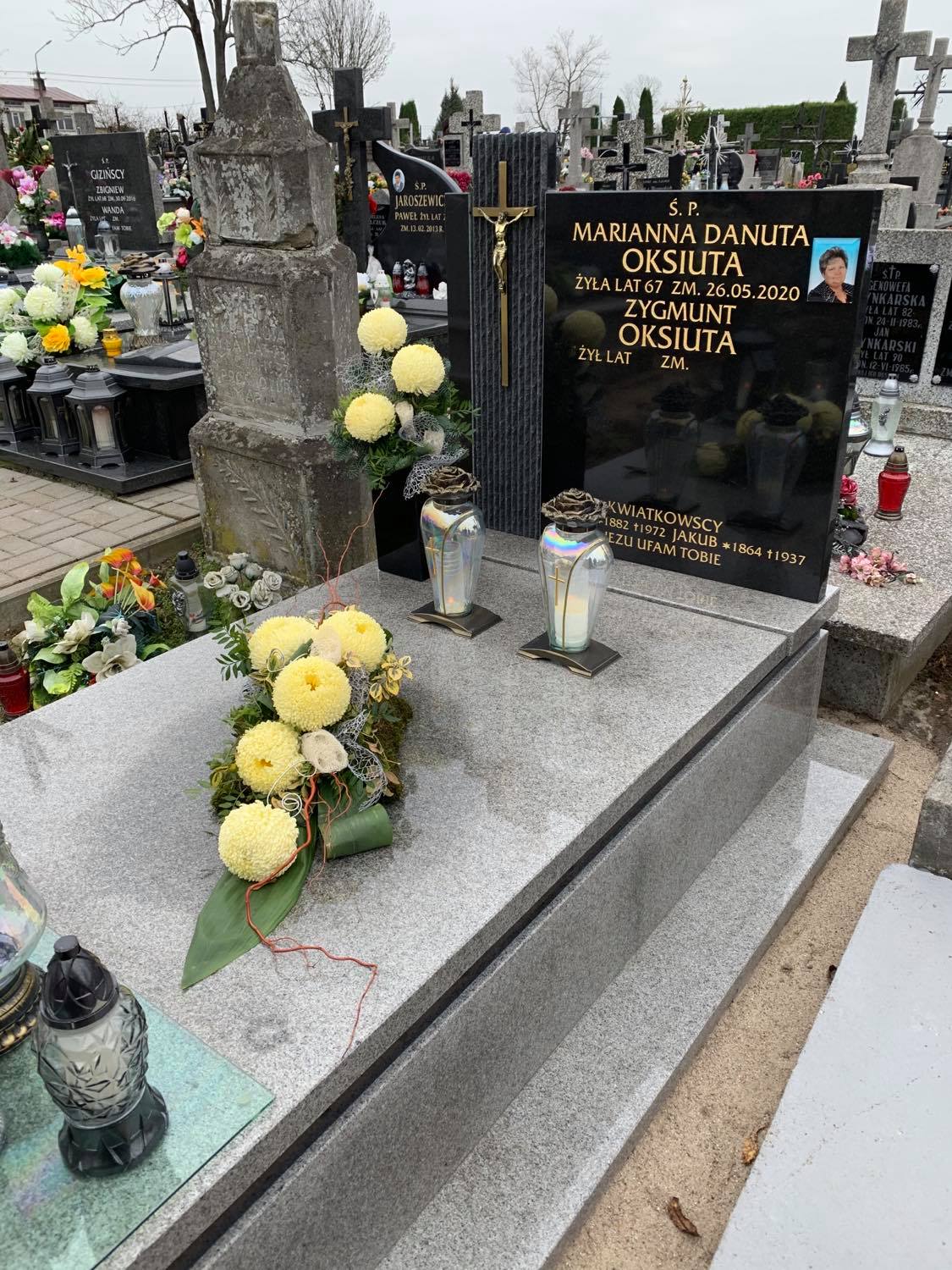 Grób Marianna Oksiuta