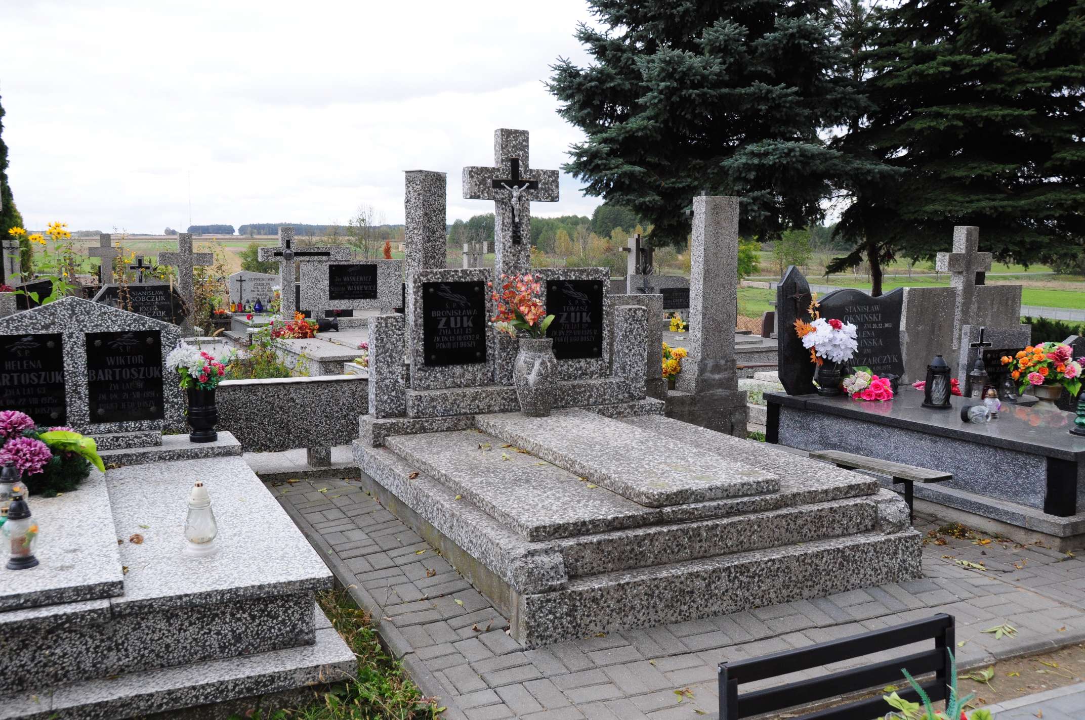 Tomasz Żuk Łosice - Grobonet - Wyszukiwarka osób pochowanych